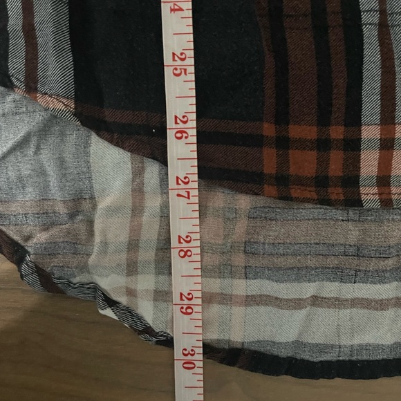 EUC 1x Plaid Blouse - Picture 8 of 8